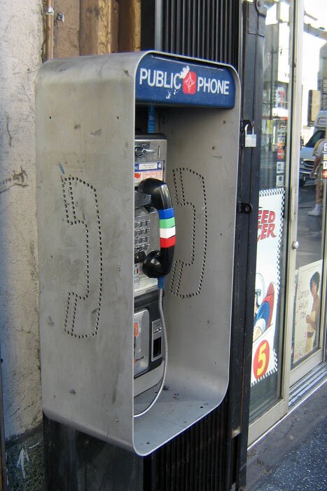 Уличный телефон
